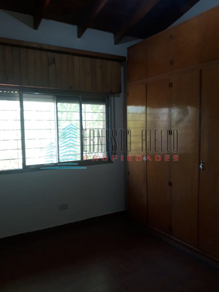 Oportunidad! - Excelente Casa en Dos Plantas - Venta - Quilmes