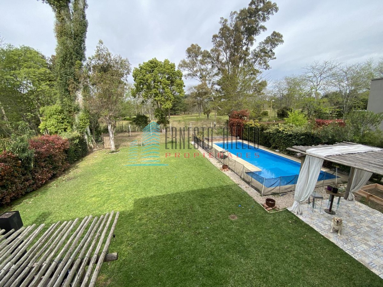 A. VENTA Espectacular CASA en Dos Plantas en Fincas de Iraola