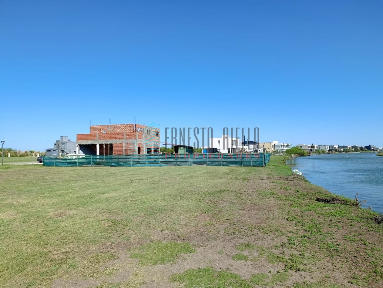 A. VENTA Excelente Lote en Barrio Sebastian Gaboto SALIDA A LA LAGUNA