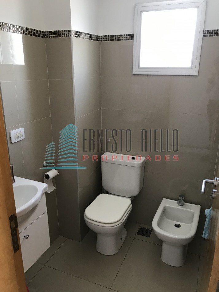 Impecable Piso Venta con dos cocheras -Quilmes Centro