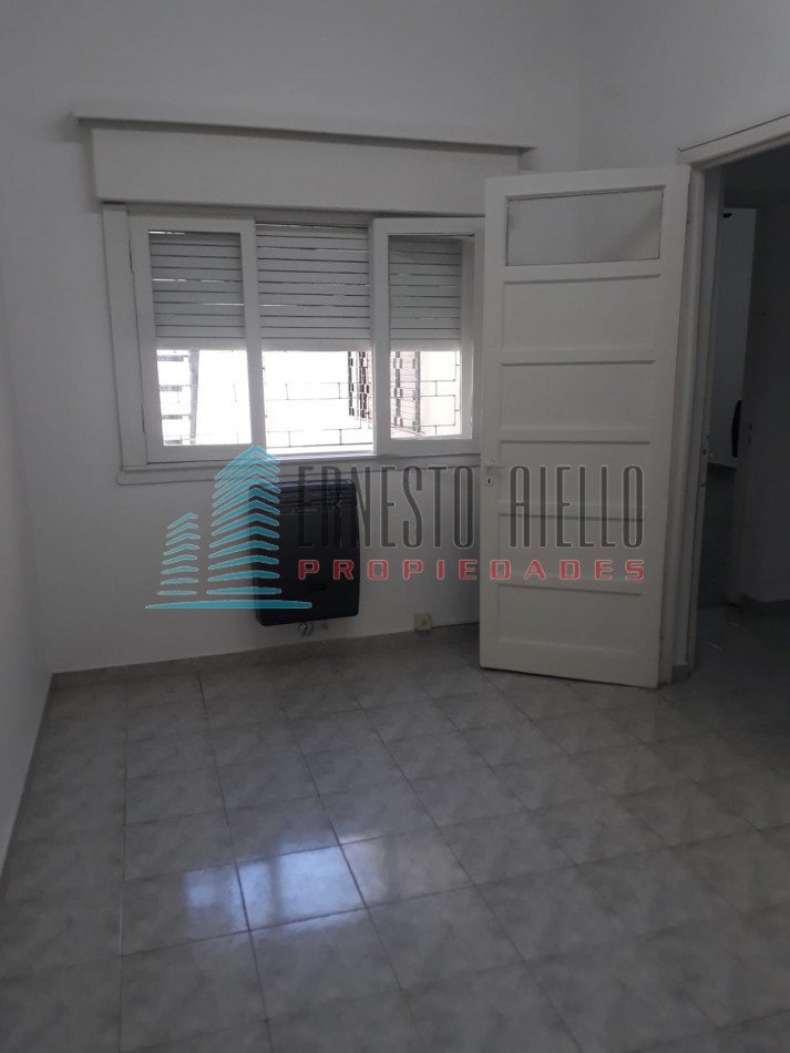 Oportunidad! - Excelente Casa en Dos Plantas - Venta - Quilmes