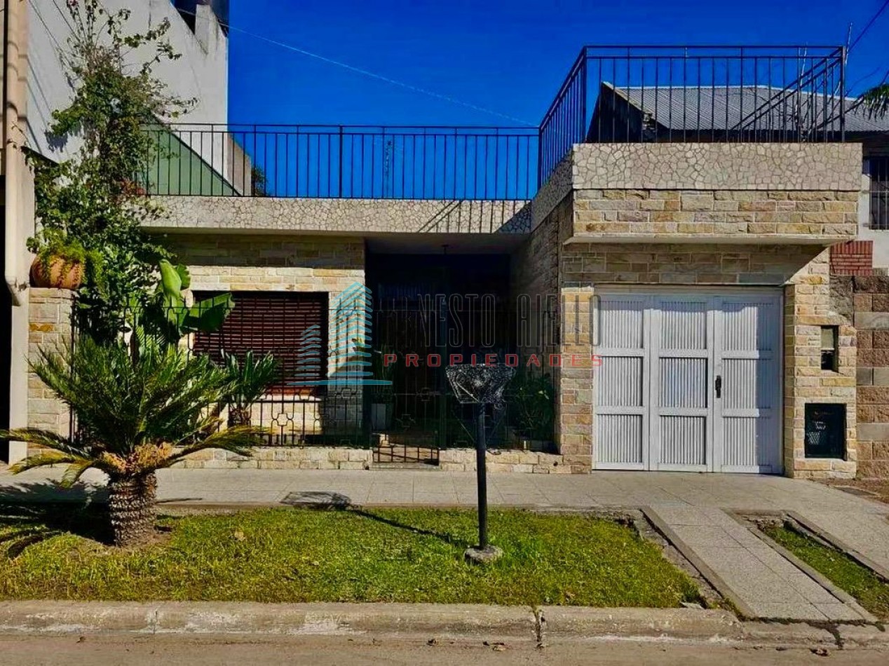 Am. VENTA Excelente Casa de 3 Ambientes con Cochera - Quilmes Oeste