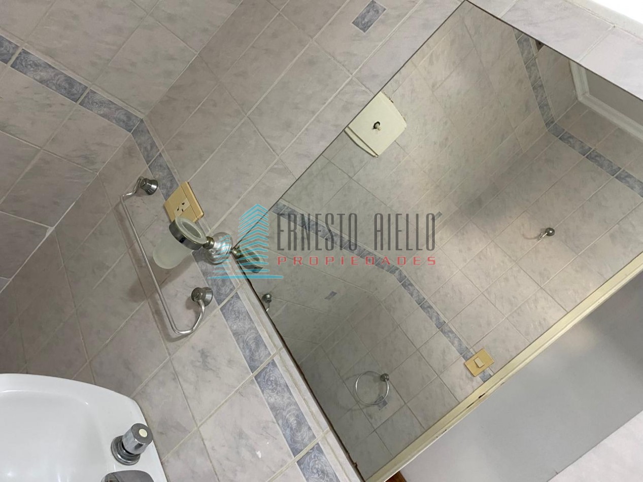 A. VENTA DEPARTAMENTO DOS AMBIENTES PLENO CENTRO QUILMES