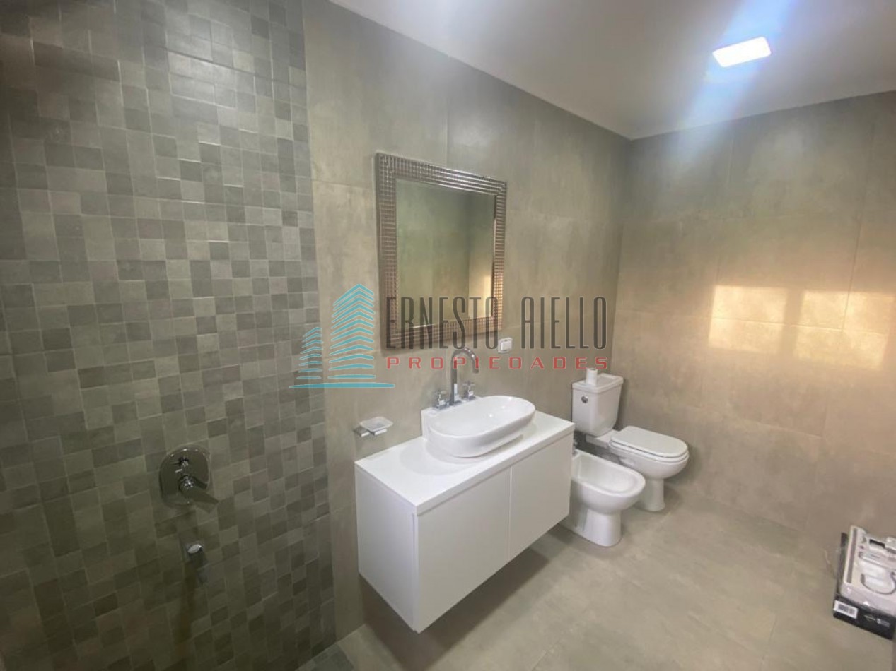 A. VENTA Imponente Casa 5 Ambientes - Las Acacias de Hudson