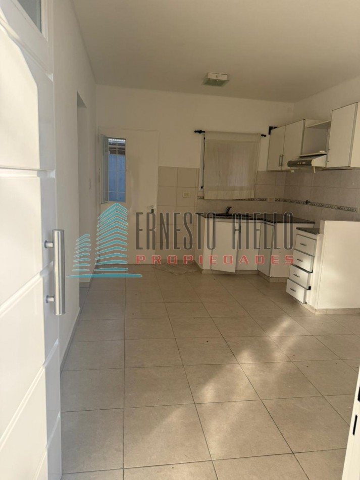 ALQUILER DE DEPARTAMENTO EN PLANTA BAJA CON PATIO