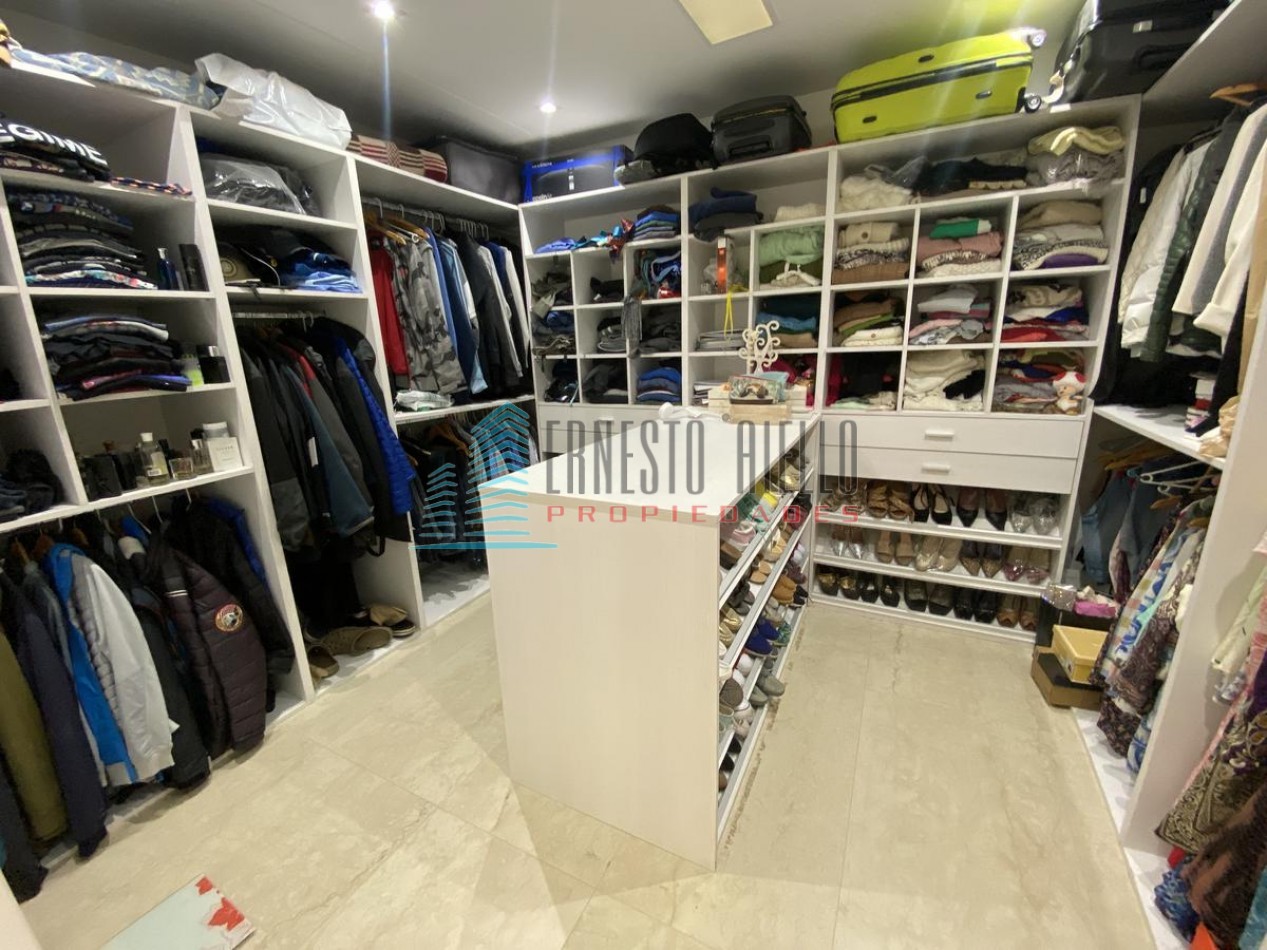 A. VENTA Espectacular CASA en Dos Plantas en Fincas de Iraola