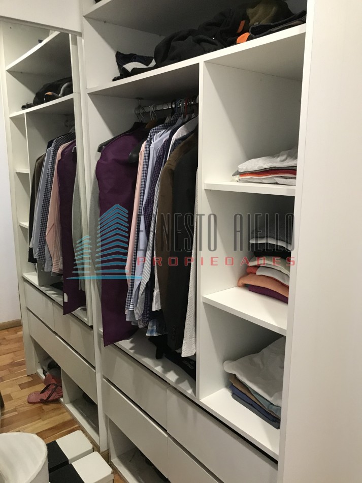 Impecable Piso Venta con dos cocheras -Quilmes Centro