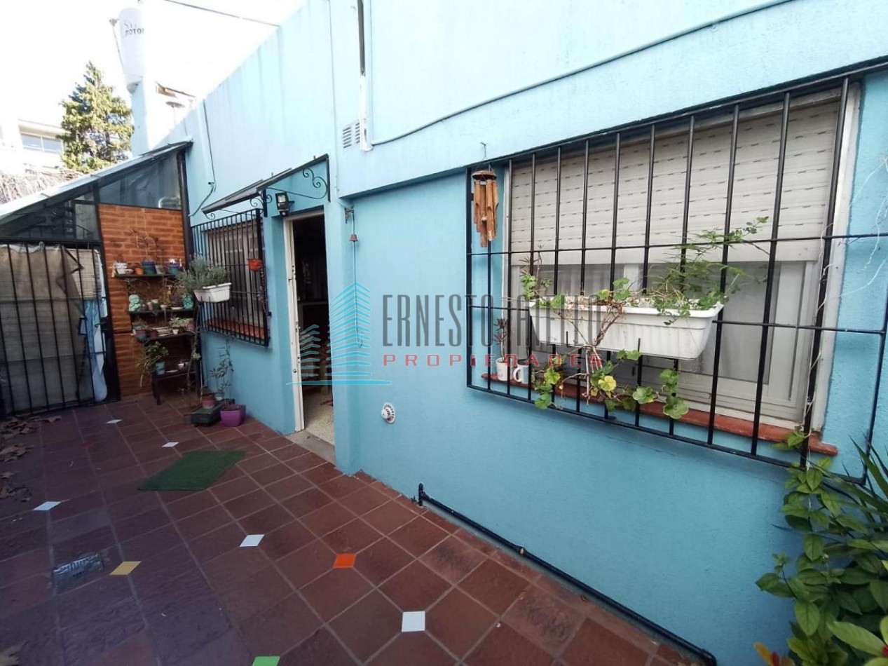 A. VENTA CASA Tres Ambientes - Apto Credito