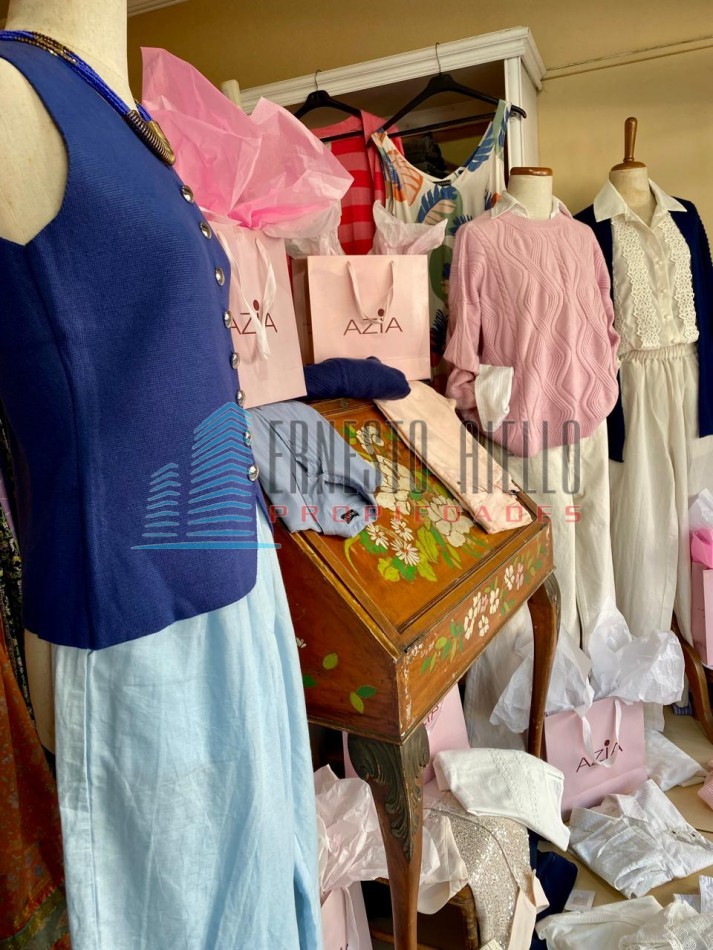 A. VENTA FONDO DE COMERCIO ROPA FEMENINA- EXCELENTE UBICACION BERNAL