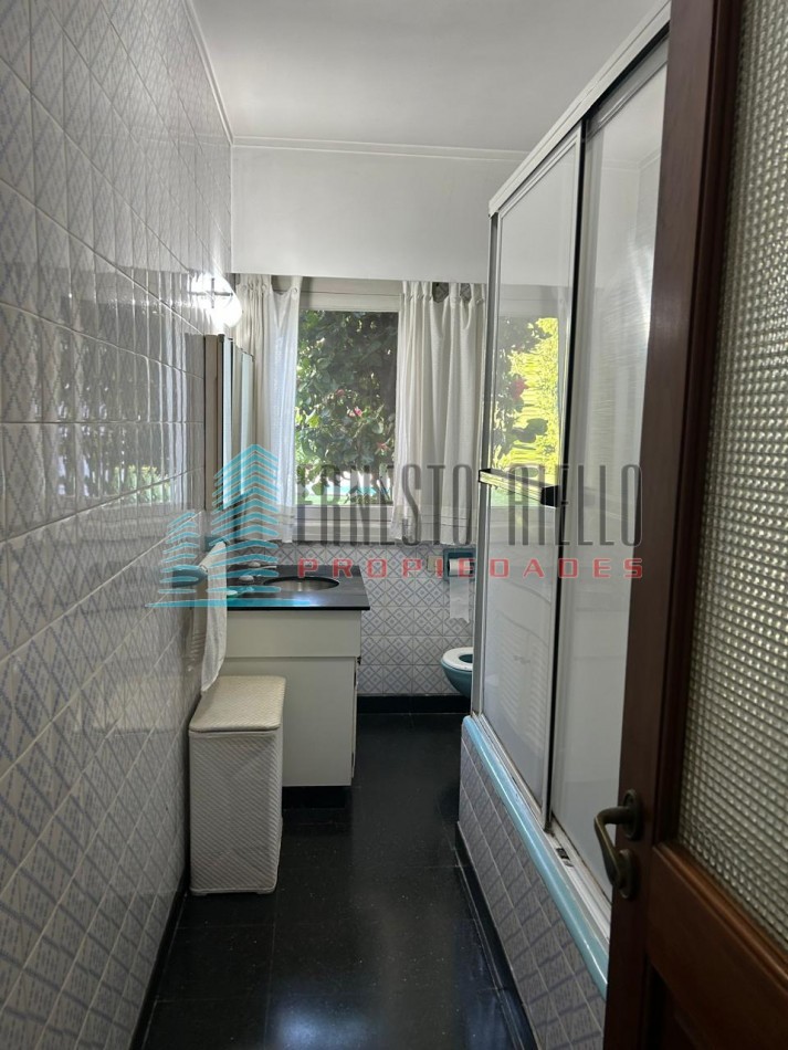VENTA CASA 6 AMB EN 1 PLANTA S/2 LOTES - 748M2 - PISCINA