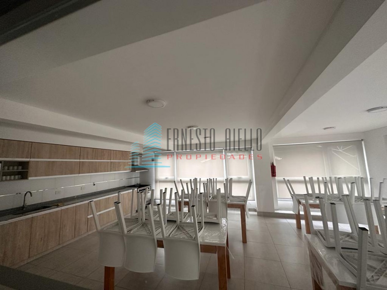 A. VENTA DEPARTAMENTO 3 AMBIENTES  MAX TOWER - BANFIELD