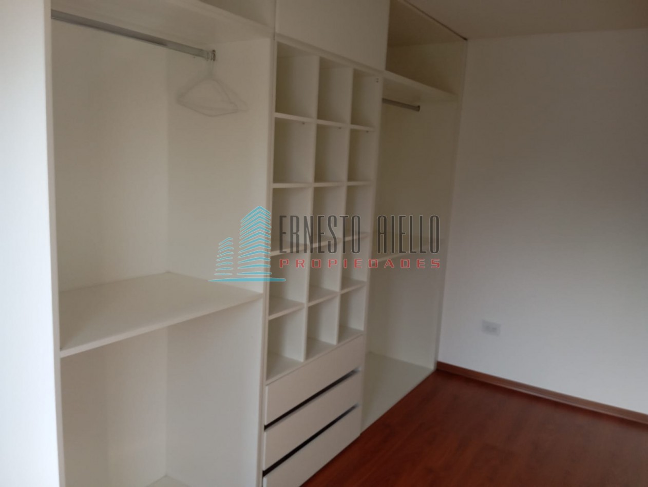 A. Venta Casa 4 Ambientes en El Pato con Piscina