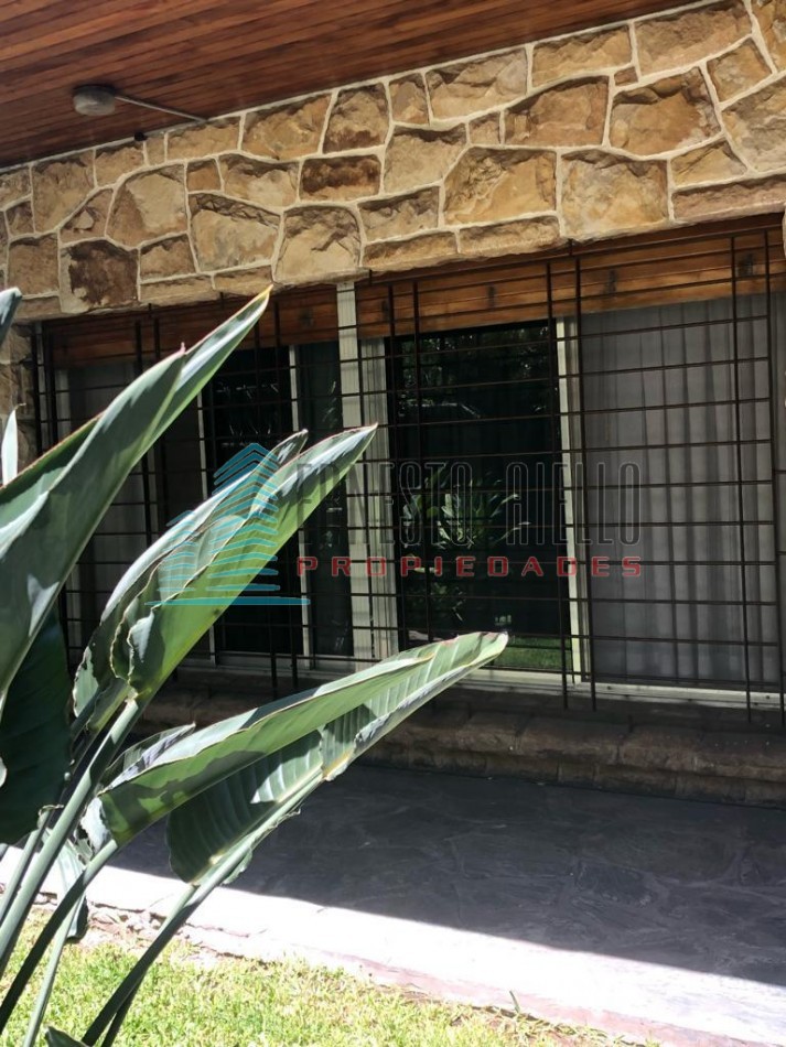 A VENTA Impecable Casa en en dos plantas con Piscina- Ranelagh