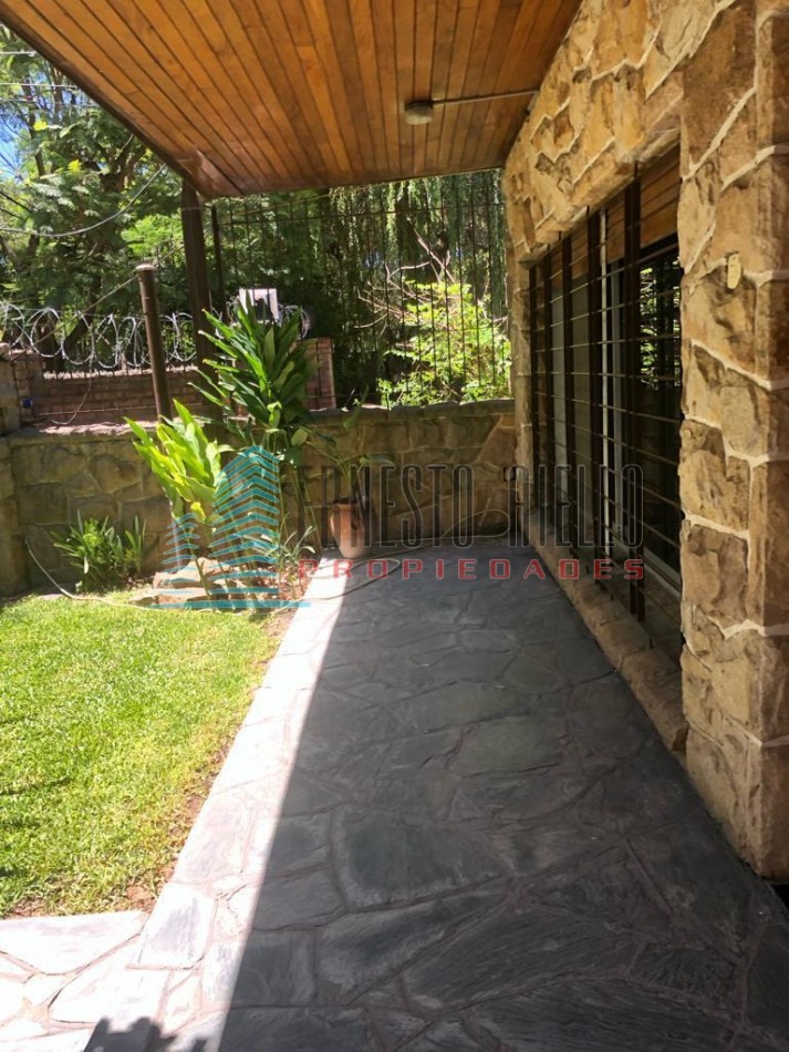 A VENTA Impecable Casa en en dos plantas con Piscina- Ranelagh