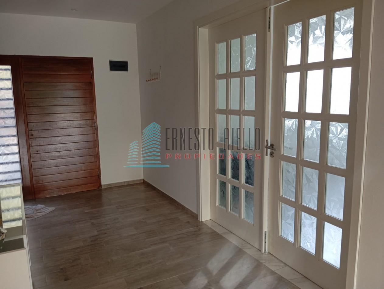 A. Venta Casa 4 Ambientes en El Pato con Piscina