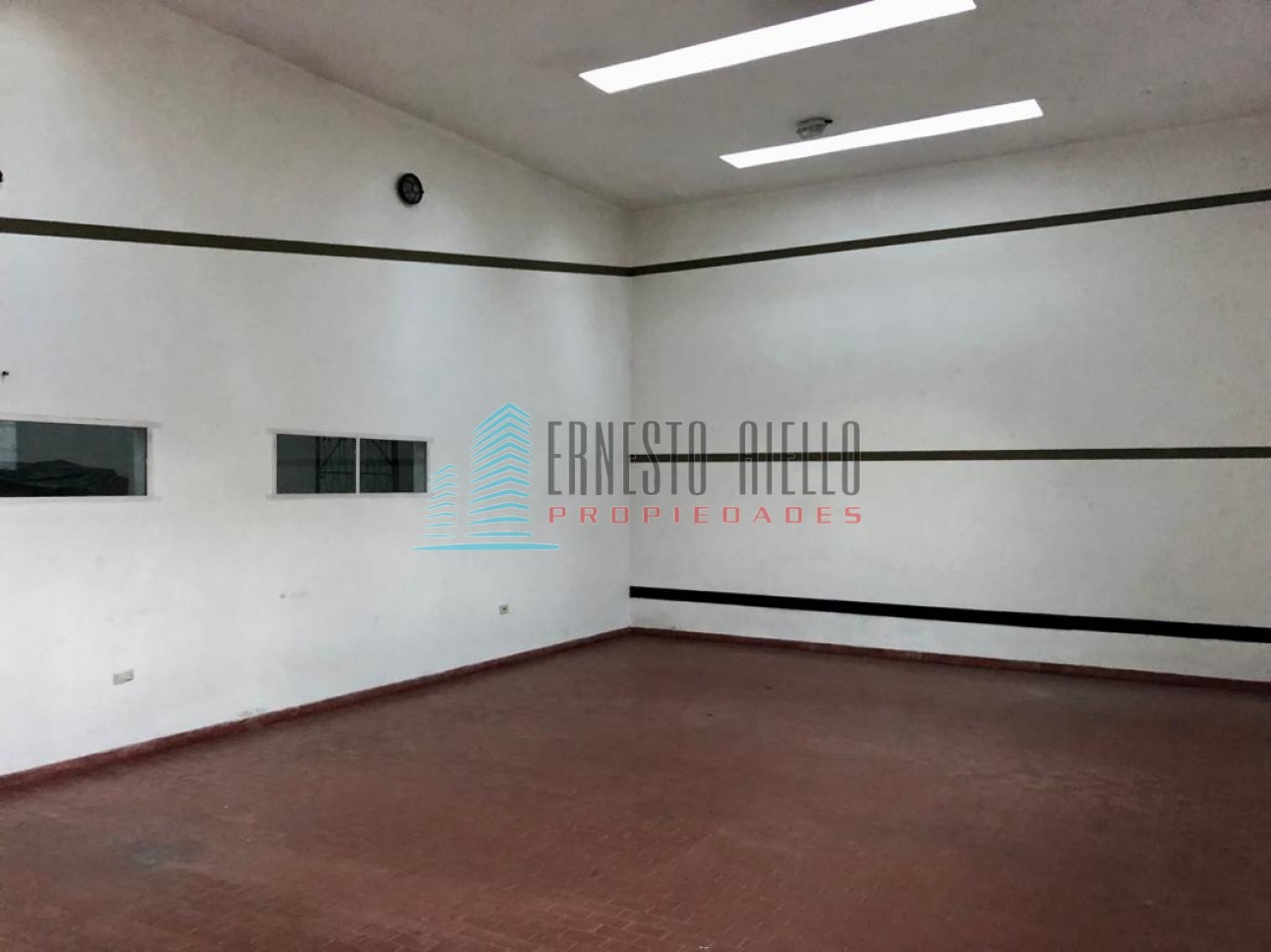 A VENTA Impecable Casa en en dos plantas con Piscina- Ranelagh