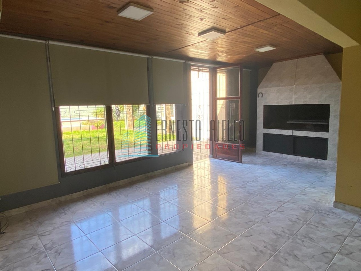 ALQUILER - VENTA Excelente Casa en Una Sola Planta con Piscina - Quilmes