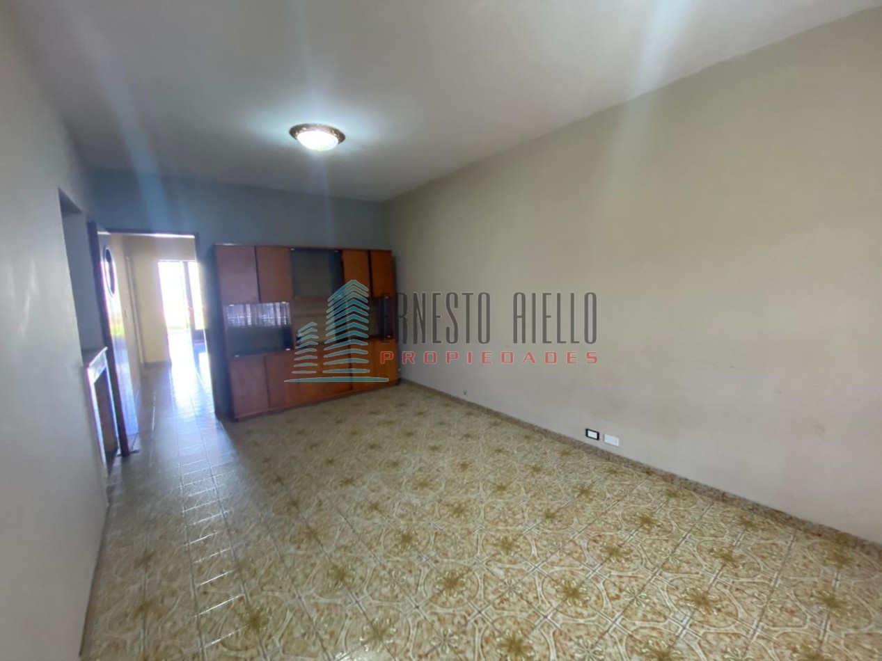 ALQUILER - VENTA Excelente Casa en Una Sola Planta con Piscina - Quilmes