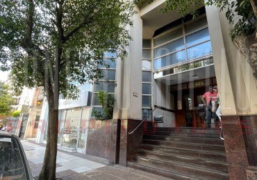 Alquiler amplio departamento 2 ambientes, Quilmes Centro.