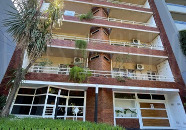 VENTA SEMIPISO 3 AMBIENTES CON COCHERA Y BALCON FRENTE A PLAZA CONESA, QUILMES CENTRO