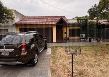 VENTA PRECIOSA CASA DE 4 AMBIENTES. QUILMES OESTE