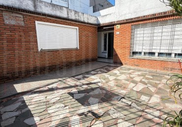 VENTA DE CASA SOBRE LOTE DE 225 M², 3 AMBIENTES. MATHEU ENTRE MORENO Y SAN MARTIN, QUILMES CENTRO.
