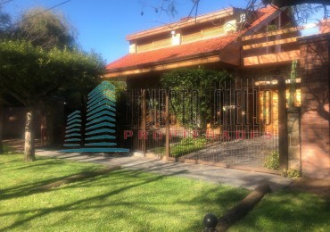 A VENTA Impecable Casa en en dos plantas con Piscina- Ranelagh