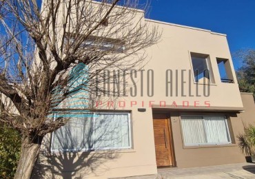 A. Venta CASA BARRIO LAS ACACIAS  