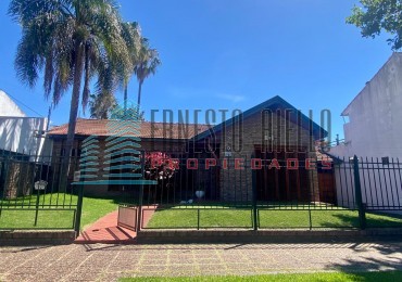 VENTA Casa con Estilo, Parque, Quincho y Depto. Independiente - Todo en una misma propiedad