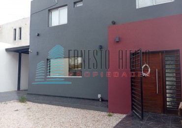A. Venta Casa 4 Ambientes en El Pato con Piscina