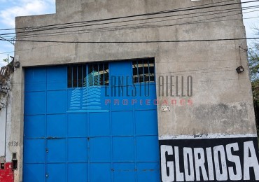 ALQUILER GALPON, MUY BUENA UBICACION, A TAN SOLO 50 METROS DE AV. CENTENARIO URUGUAYO.