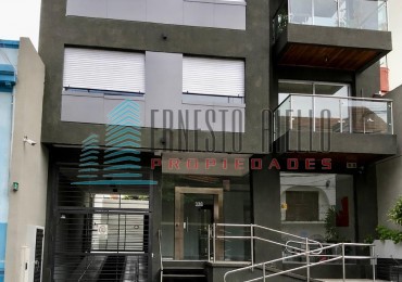 Impecable Piso Venta con dos cocheras -Quilmes Centro