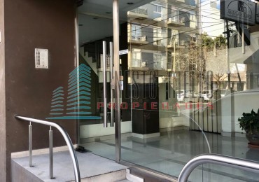 A. VENTA Departamento Tres Ambientes con Cochera y Baulera - Quilmes Centro
