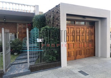 Excelente Casa con Cochera - Piscina en Quilmes Oeste - Apta Credito