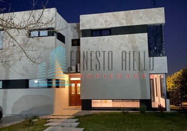 A. VENTA Imponente Casa 5 Ambientes - Las Acacias de Hudson